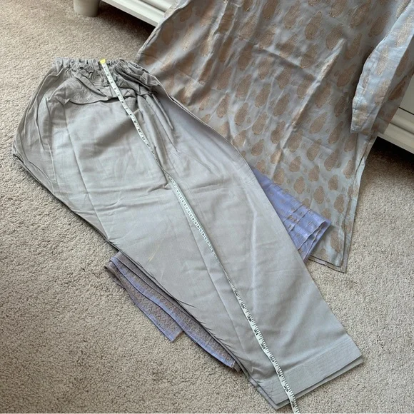 Pakistani 3piece banarsi lawn dress - Picture 3 of 7